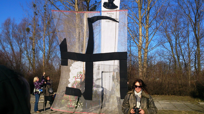 Памятник генералу Черняховскому, демонтированный в Польше ...
 Черняховский Памятник