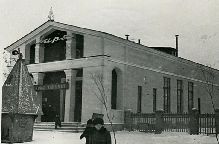 Кинотеатр Заря (ленинский пр-т, 106) был построен в Воронеже в 1956 году. Ныне не действует
